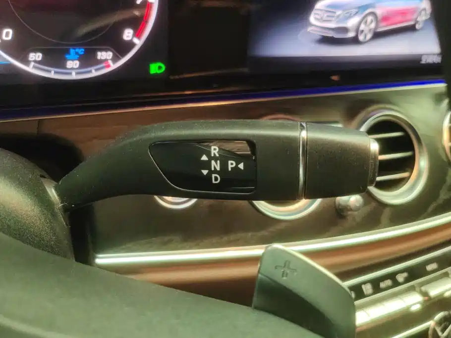Mercedes-Benz E-Class — миниатюра 16