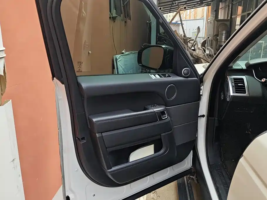 Land Rover Sport — миниатюра 7