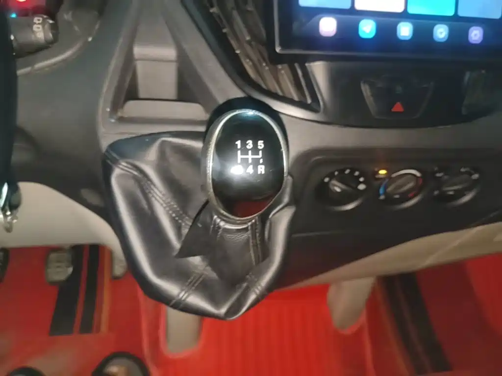 Ford Transit — миниатюра 14