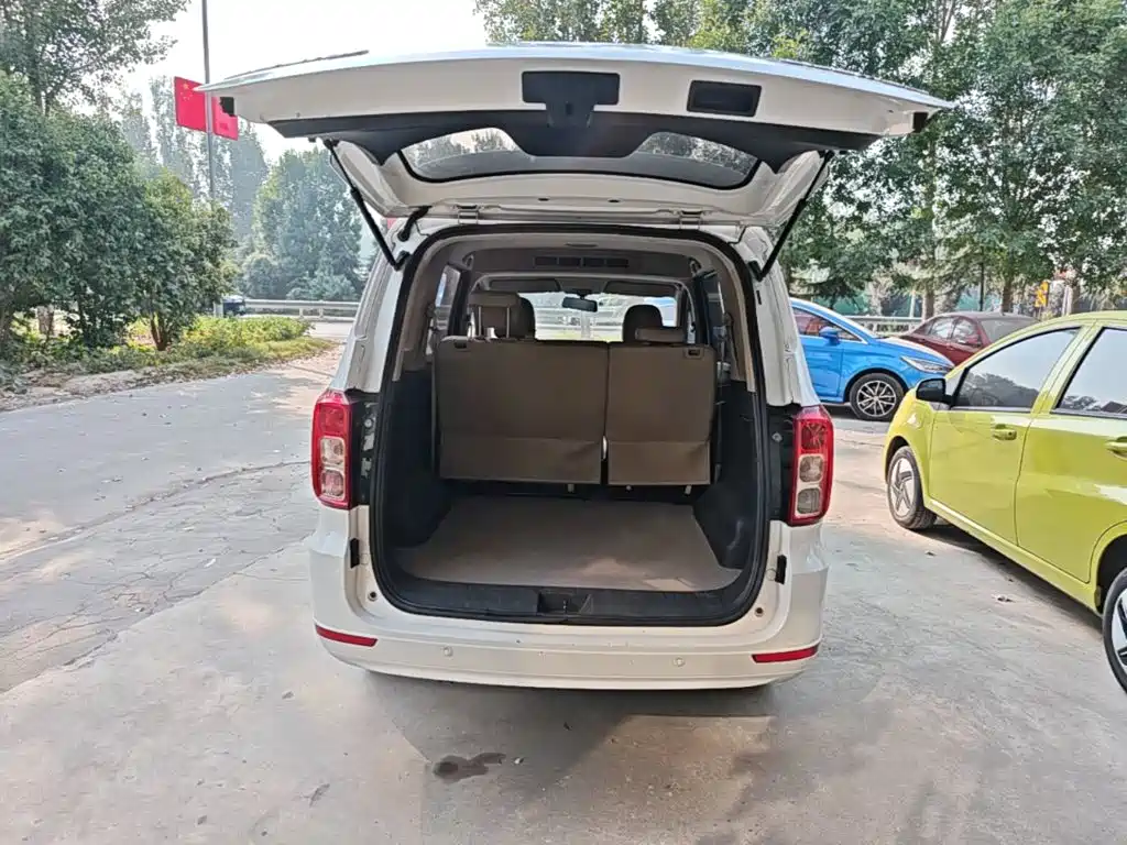 Wuling Hongguang — миниатюра 19