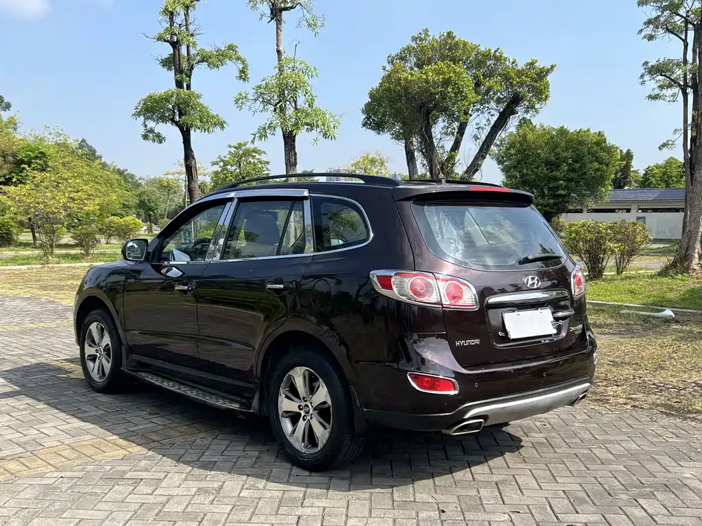 Hyundai Santa Fe — миниатюра 8