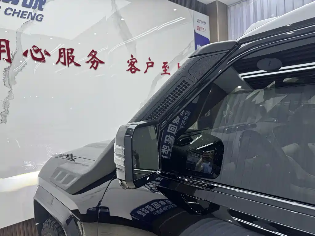 Yangwang Yangwang U8 — миниатюра 25