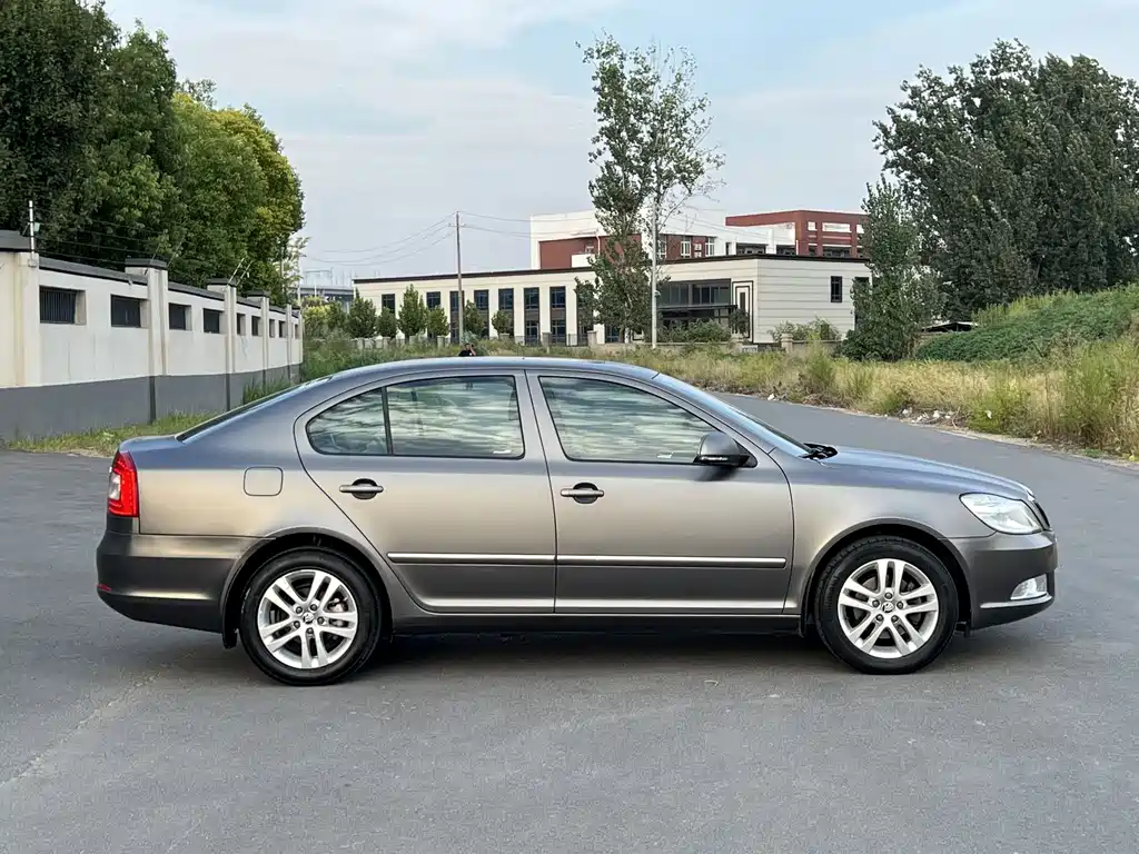 Skoda Octavia — миниатюра 5