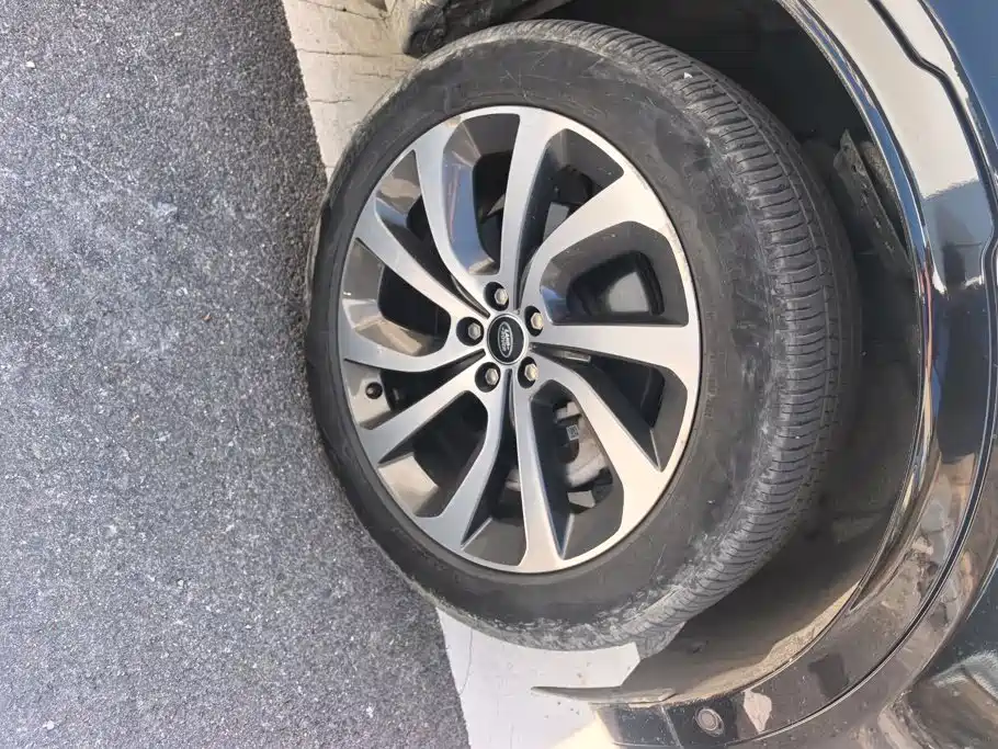 Land Rover Discovery Sport — миниатюра 6