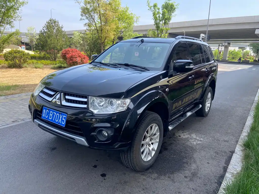 Mitsubishi Pajero Sport 2014