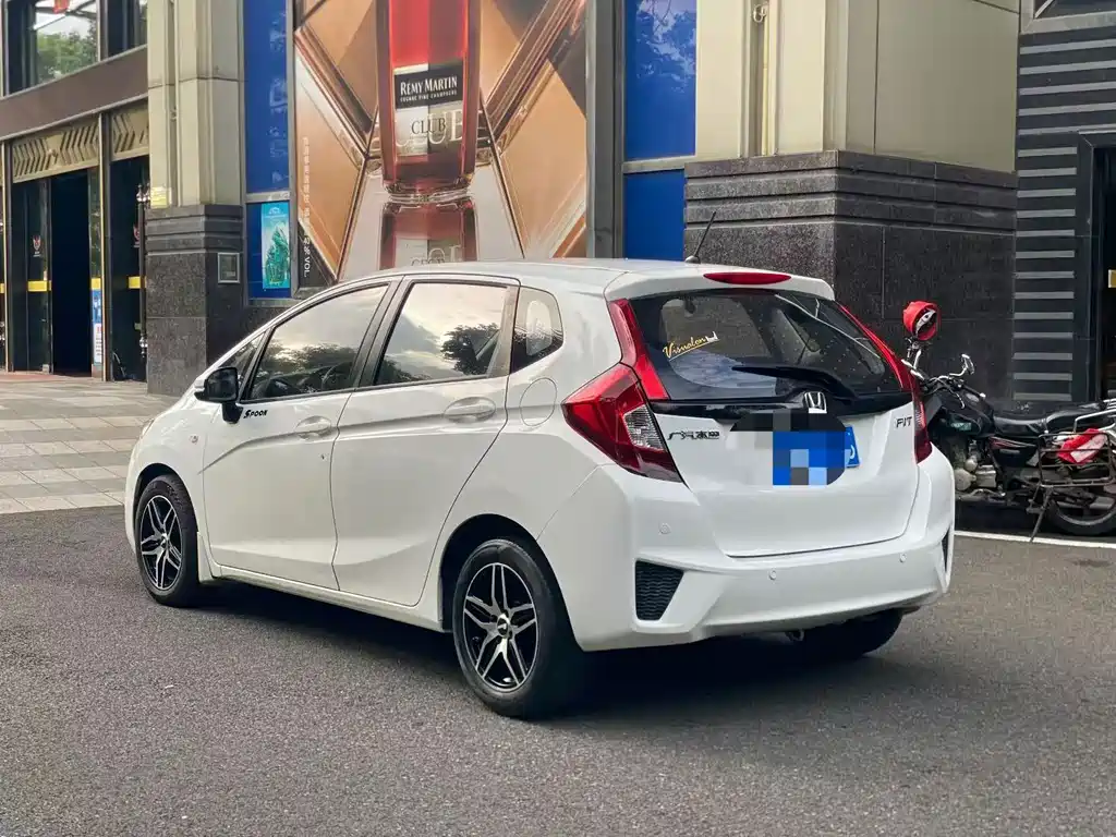 Honda Fit — миниатюра 4