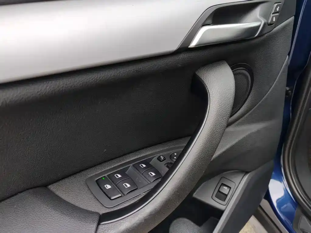 BMW X1 — миниатюра 10