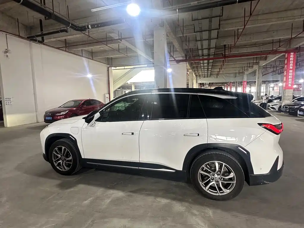NIO ES6 — миниатюра 13