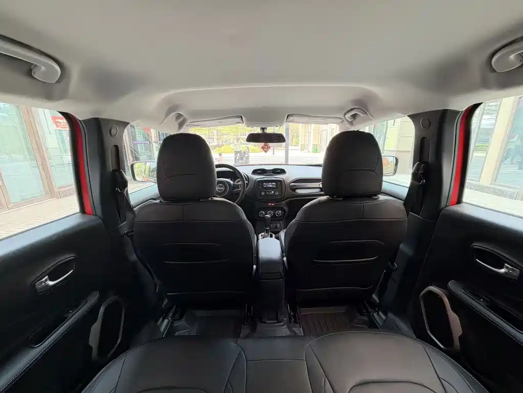 Jeep Renegade — миниатюра 11