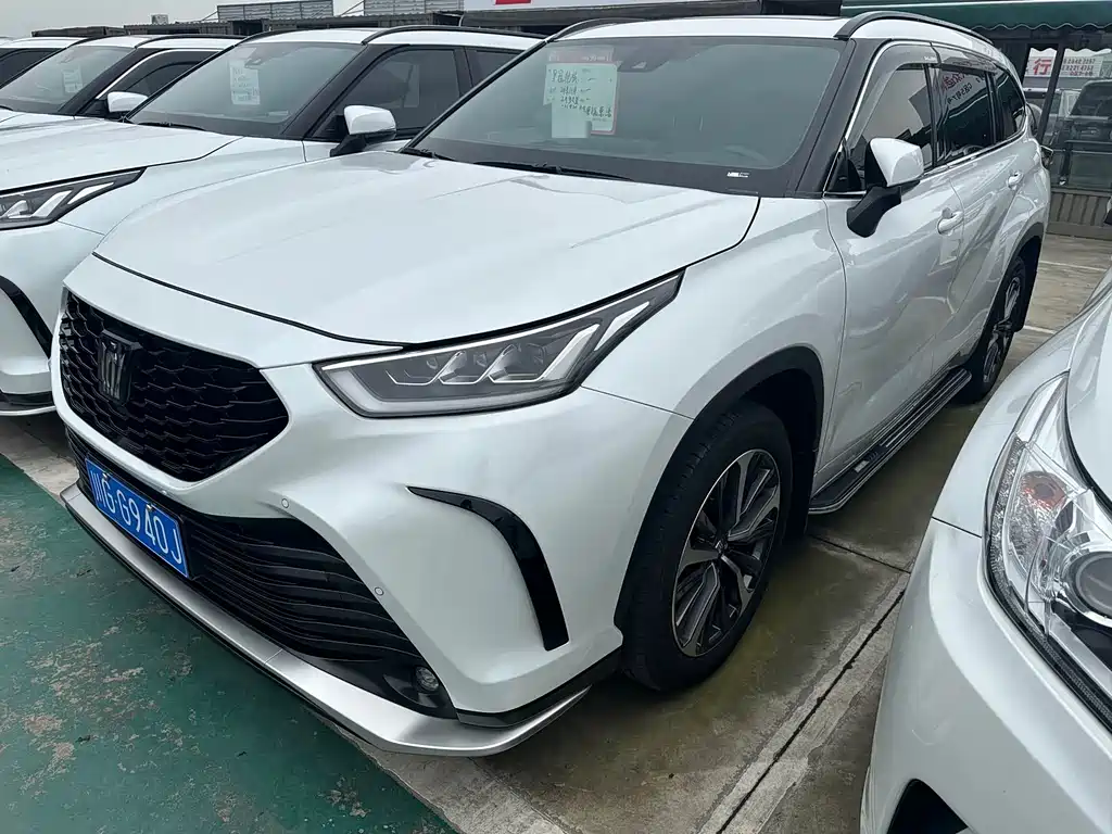 Toyota Crown Kluger 2024
