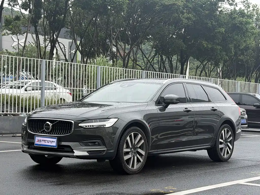 Volvo V90