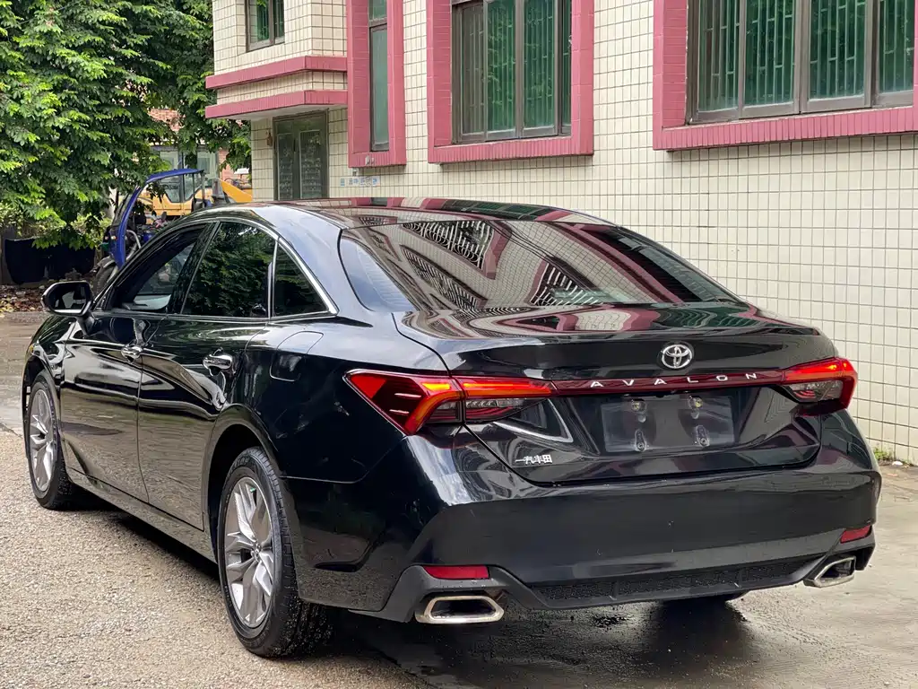 Toyota Avalon — миниатюра 8