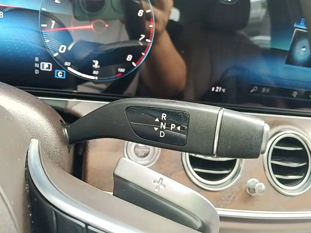 Mercedes-Benz E-Class — миниатюра 14