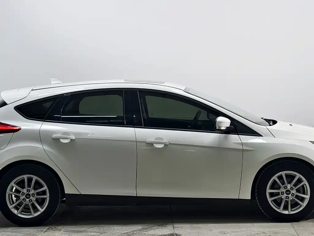 Ford Focus — миниатюра 8