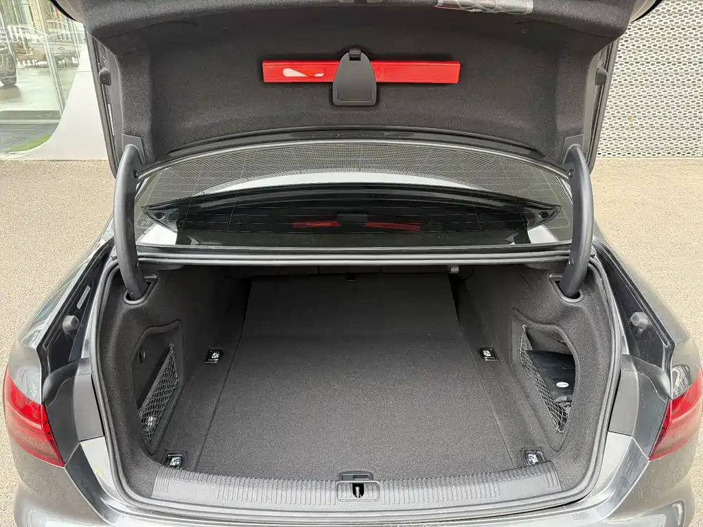 Audi A4L — миниатюра 6