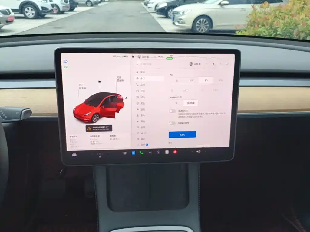 Tesla Model Y — миниатюра 13