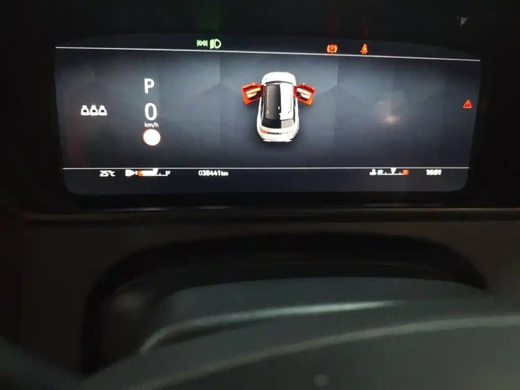 Land Rover Velar — миниатюра 8