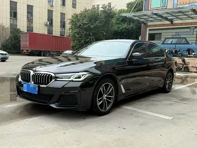 BMW  5 SERIES 2022