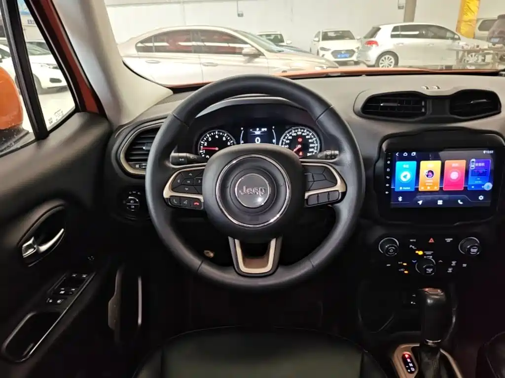Jeep Renegade — миниатюра 11
