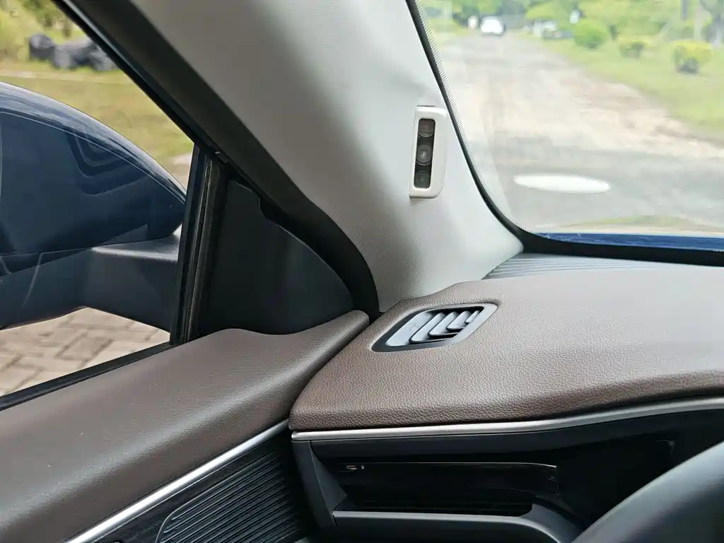 DONGFENG YI HYUN MAX