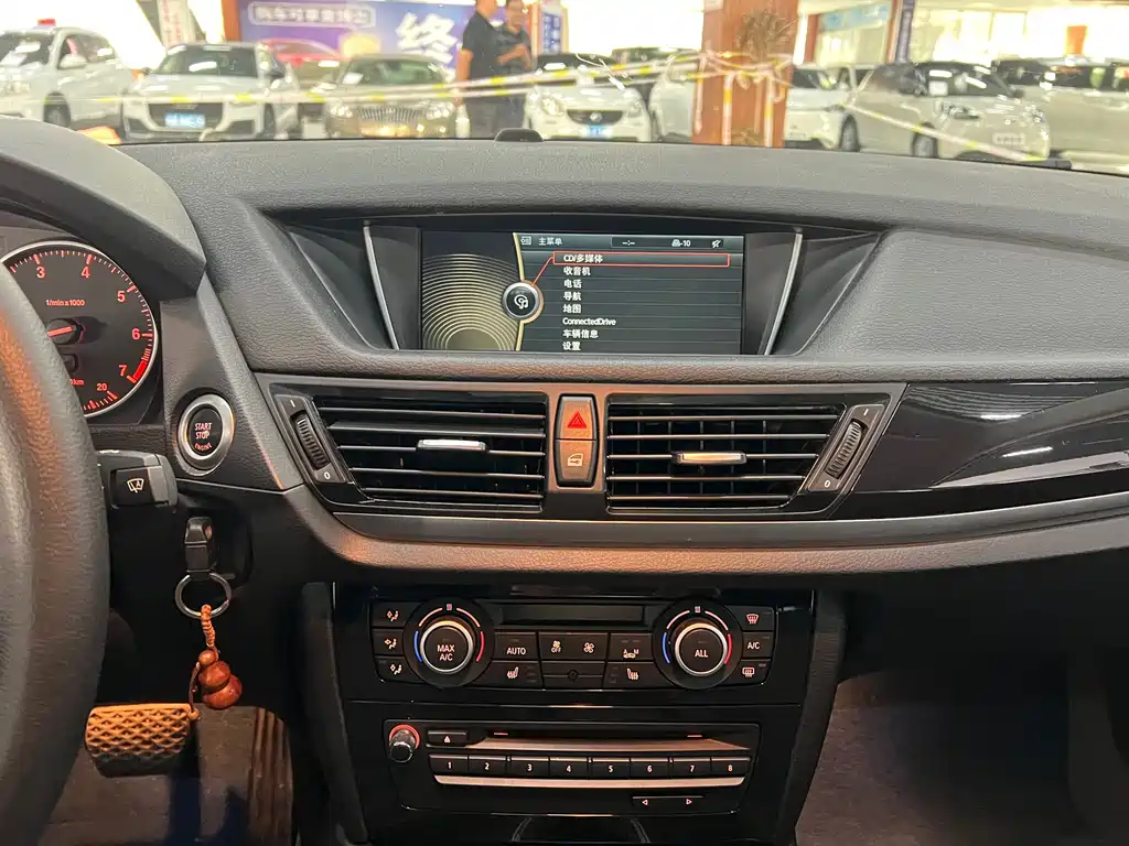 BMW X1 — миниатюра 10