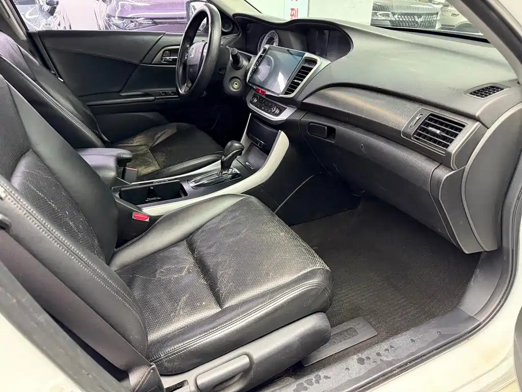 Honda Accord — миниатюра 8