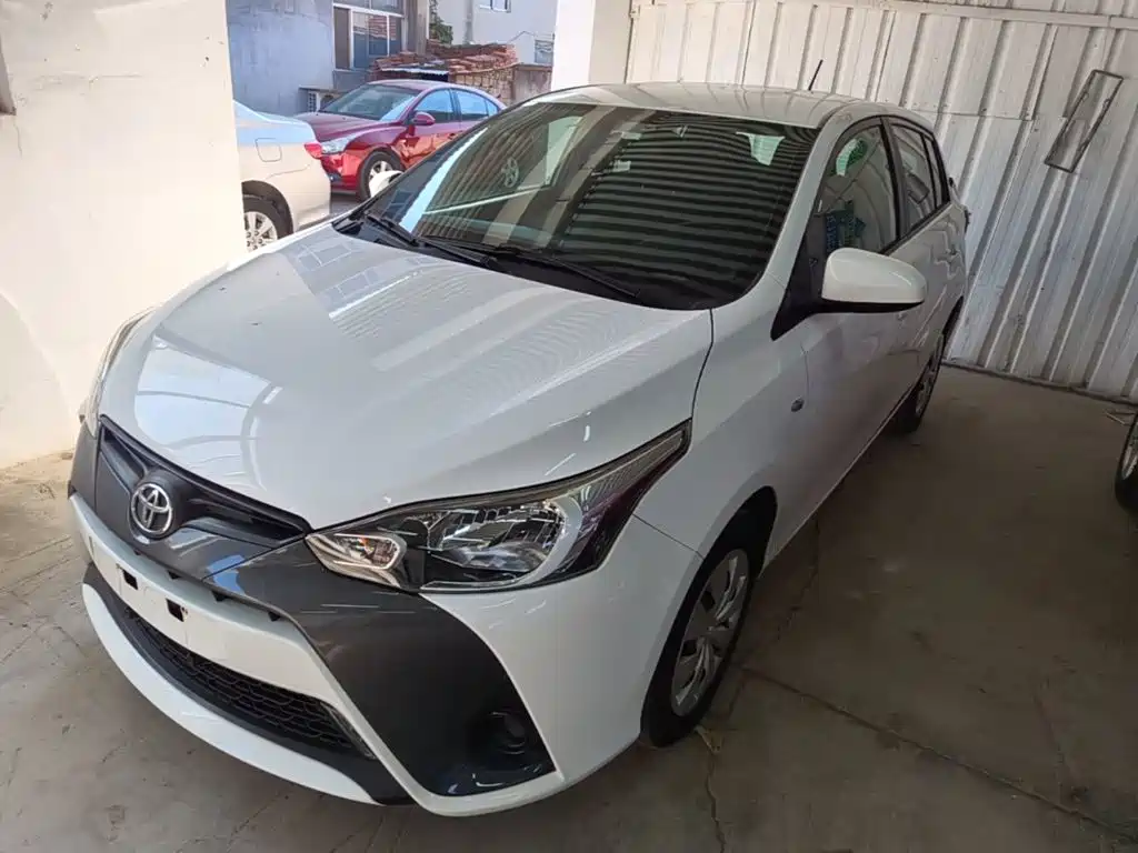 Toyota Yaris L — миниатюра 2