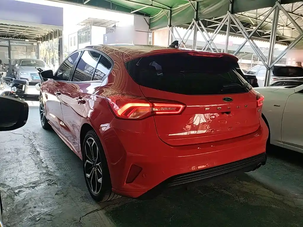 Ford Focus — миниатюра 5