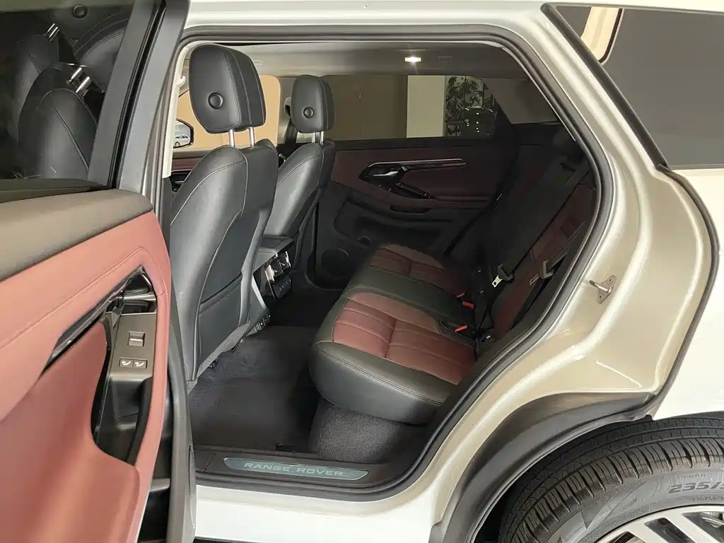 Land Rover Evoque PHEV — миниатюра 18
