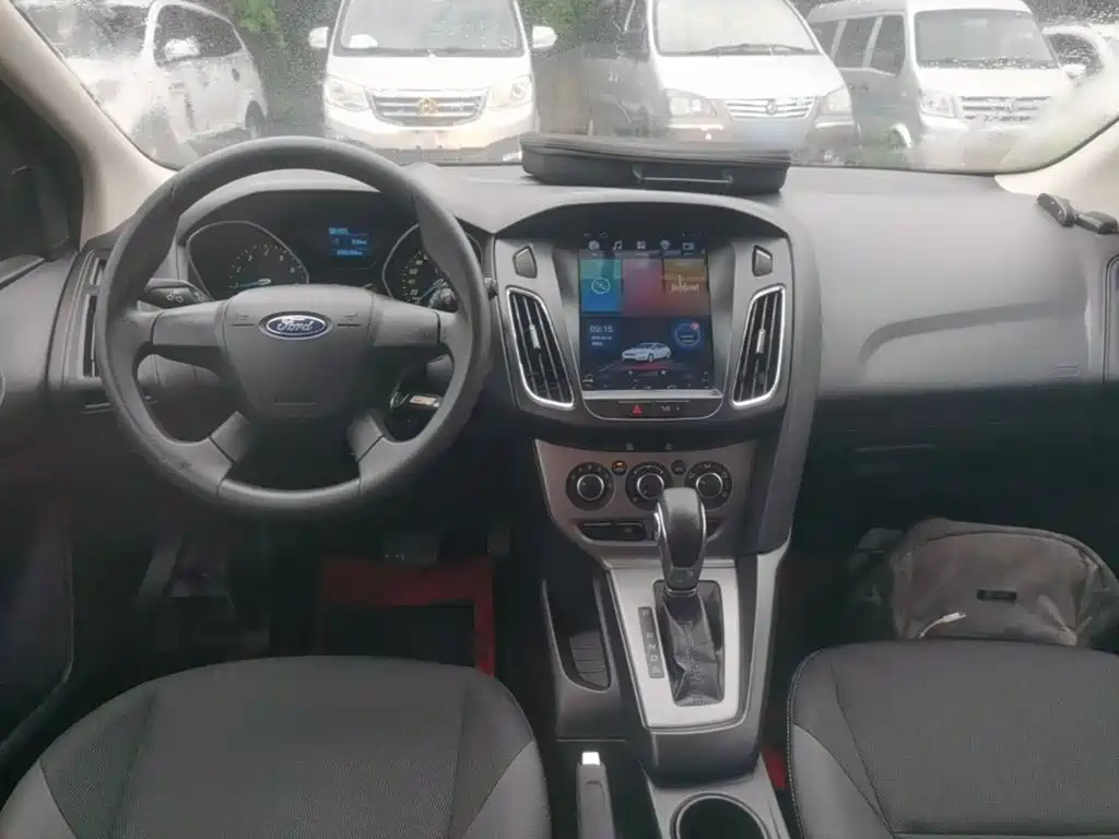 Ford Focus — миниатюра 10