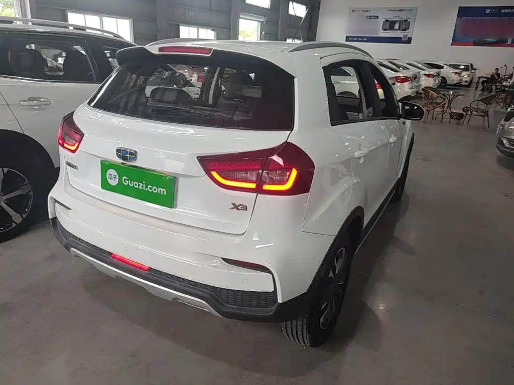 Geely Vision X3 — миниатюра 7