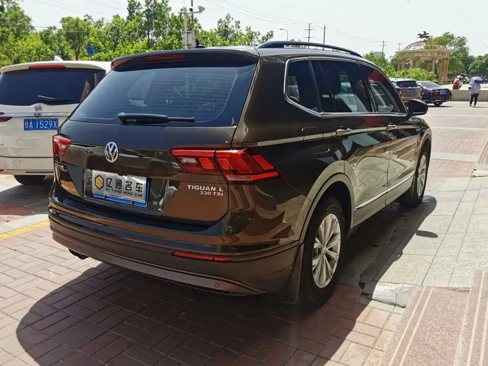 Volkswagen Tiguan L — миниатюра 16