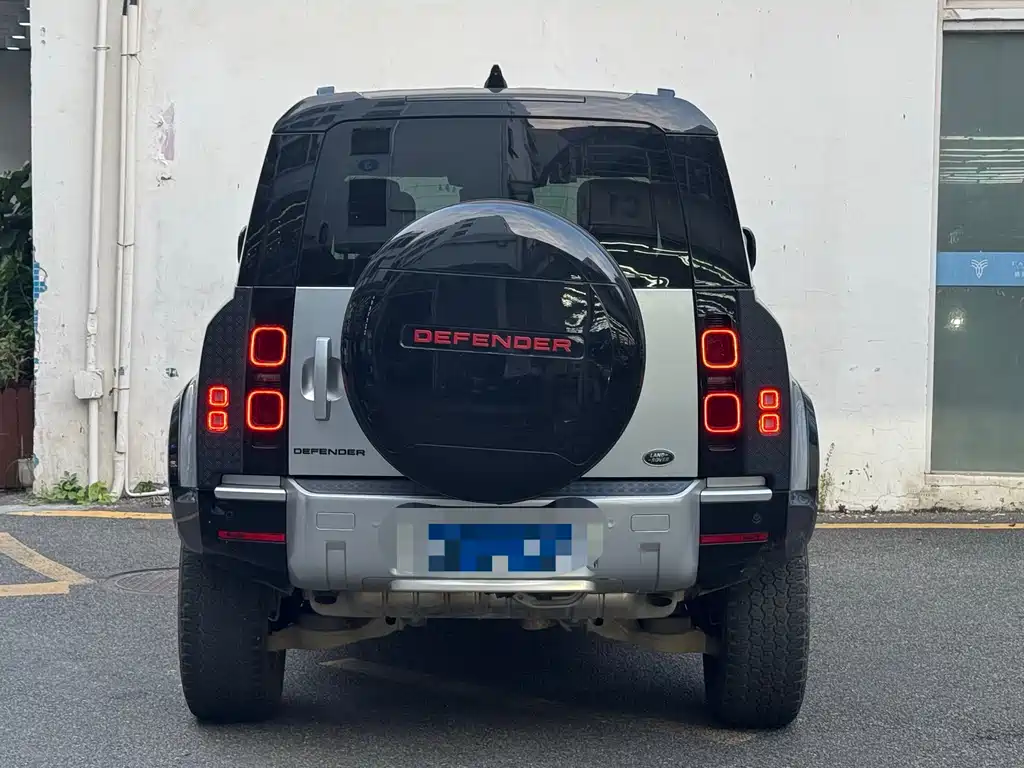 Land Rover Defender — миниатюра 8
