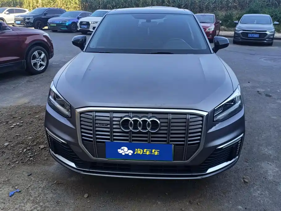 Audi Q2L e-tron — миниатюра 2