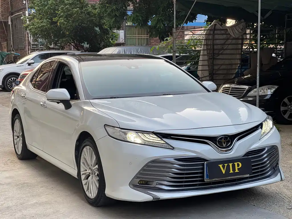 Toyota Camry — миниатюра 3