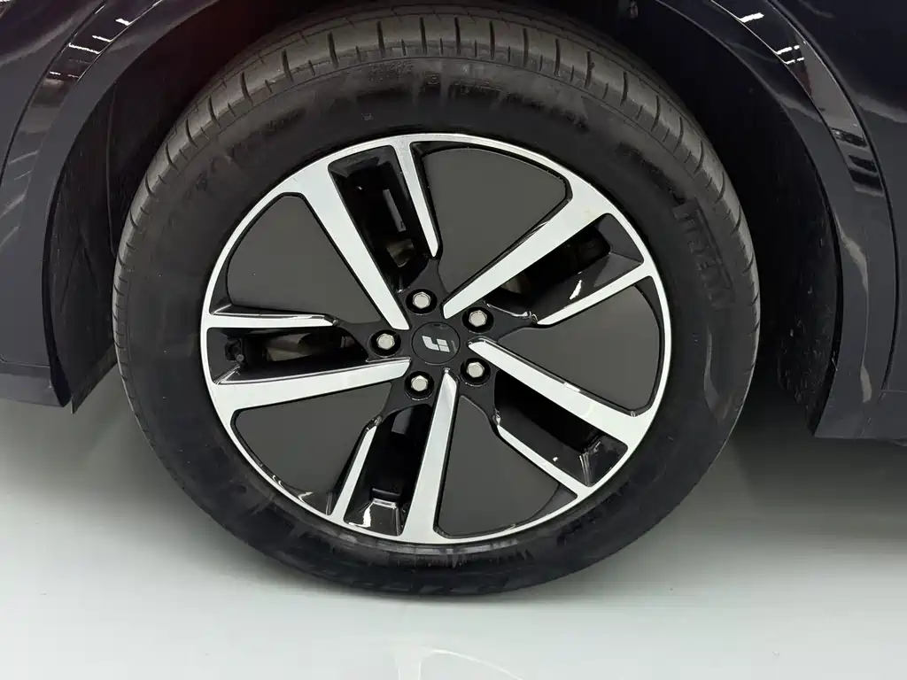 Li Auto Li L8 — миниатюра 30