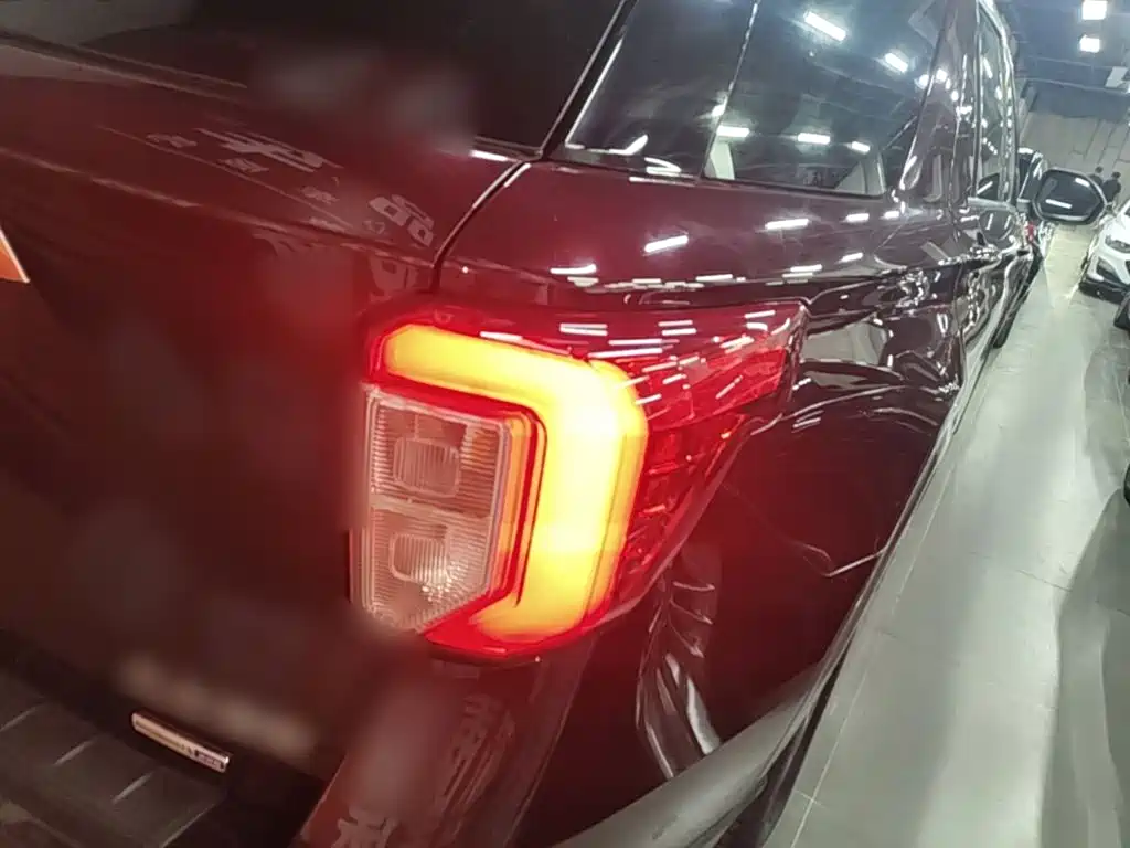 Ford Explorer — миниатюра 8