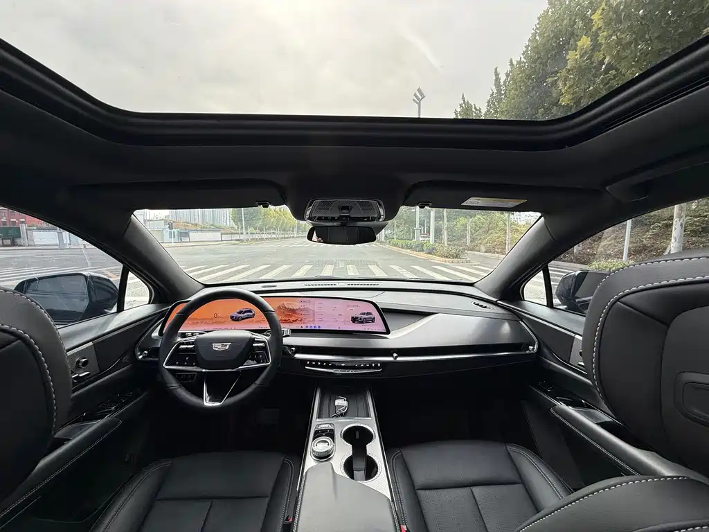 Cadillac XT5 — миниатюра 8