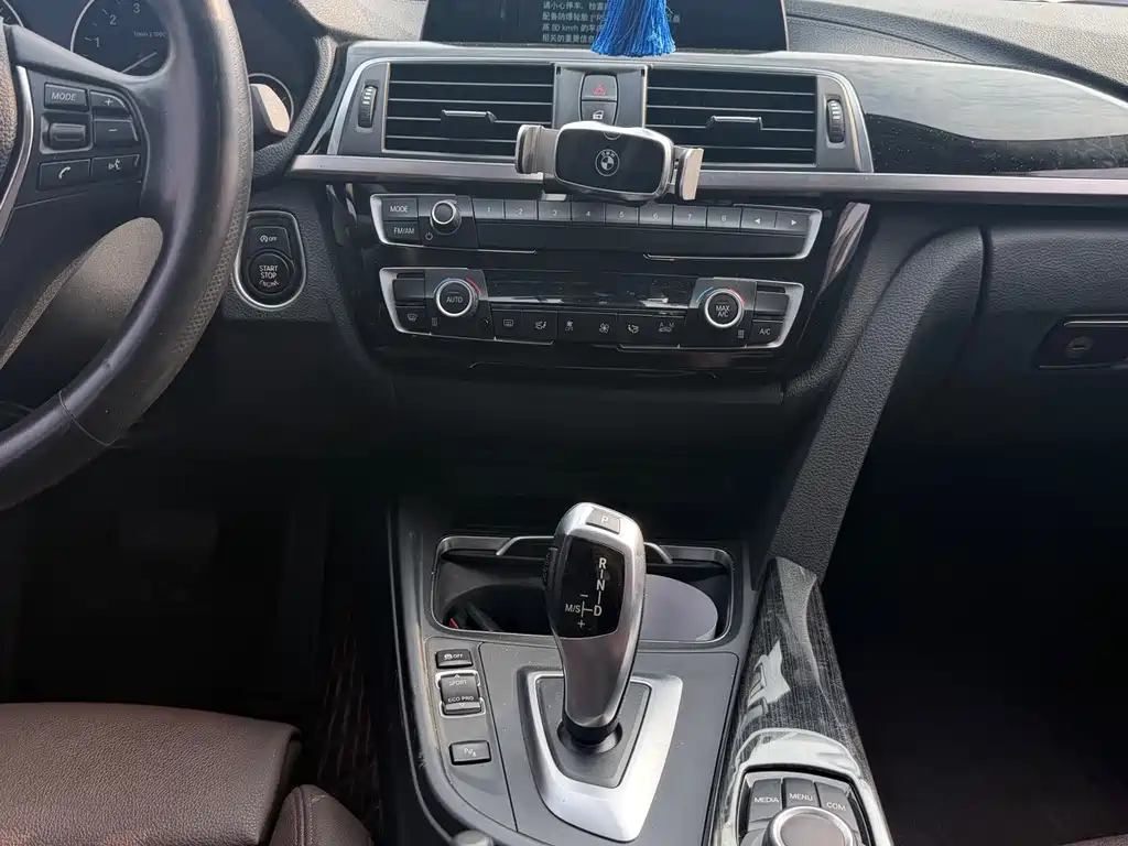 BMW 3 Series — миниатюра 9