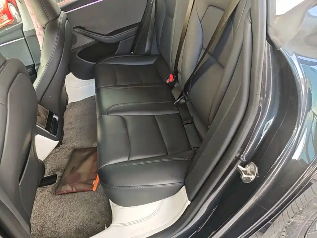 Tesla Model 3 — миниатюра 17