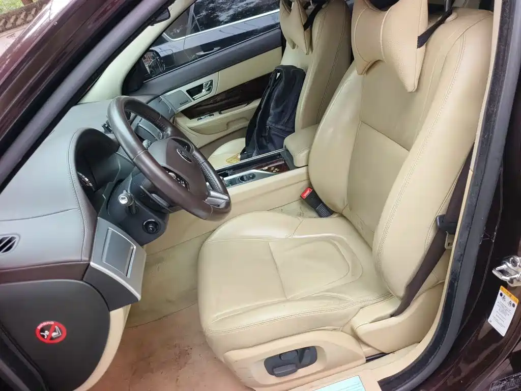 Jaguar XF — миниатюра 8