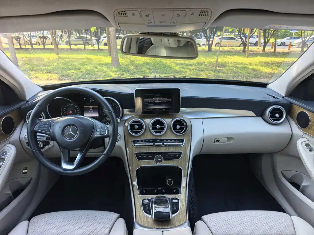 Mercedes-Benz C-Class — миниатюра 9