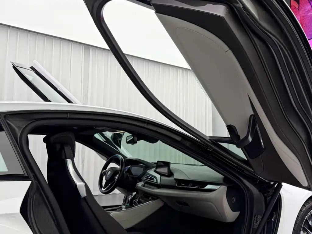 BMW i8 — миниатюра 15