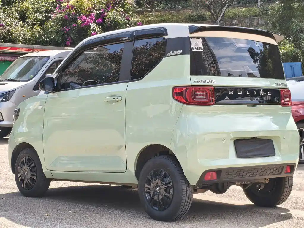 Wuling MINIEV — миниатюра 4