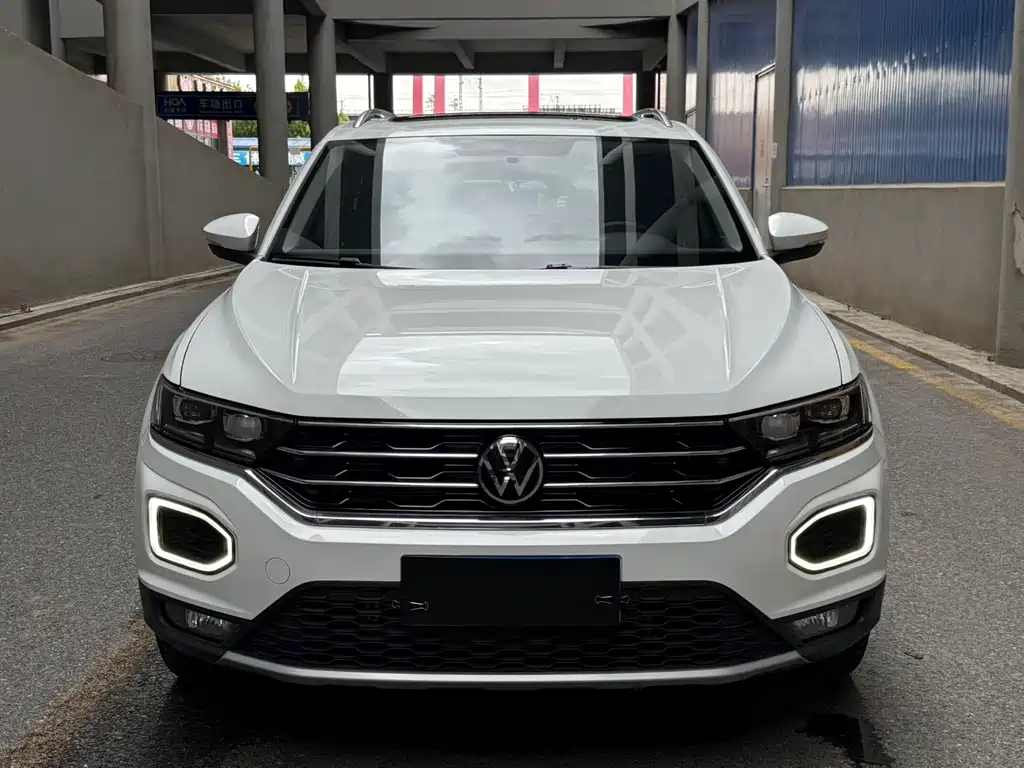 Volkswagen T-Roc — миниатюра 2