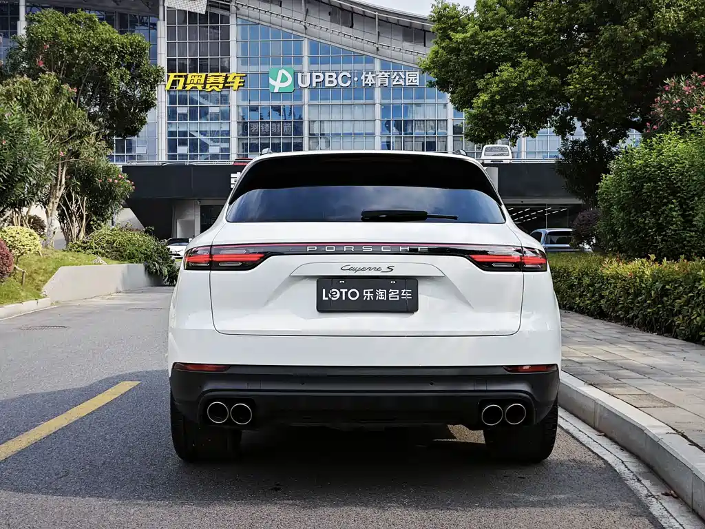 Porsche Cayenne — миниатюра 8