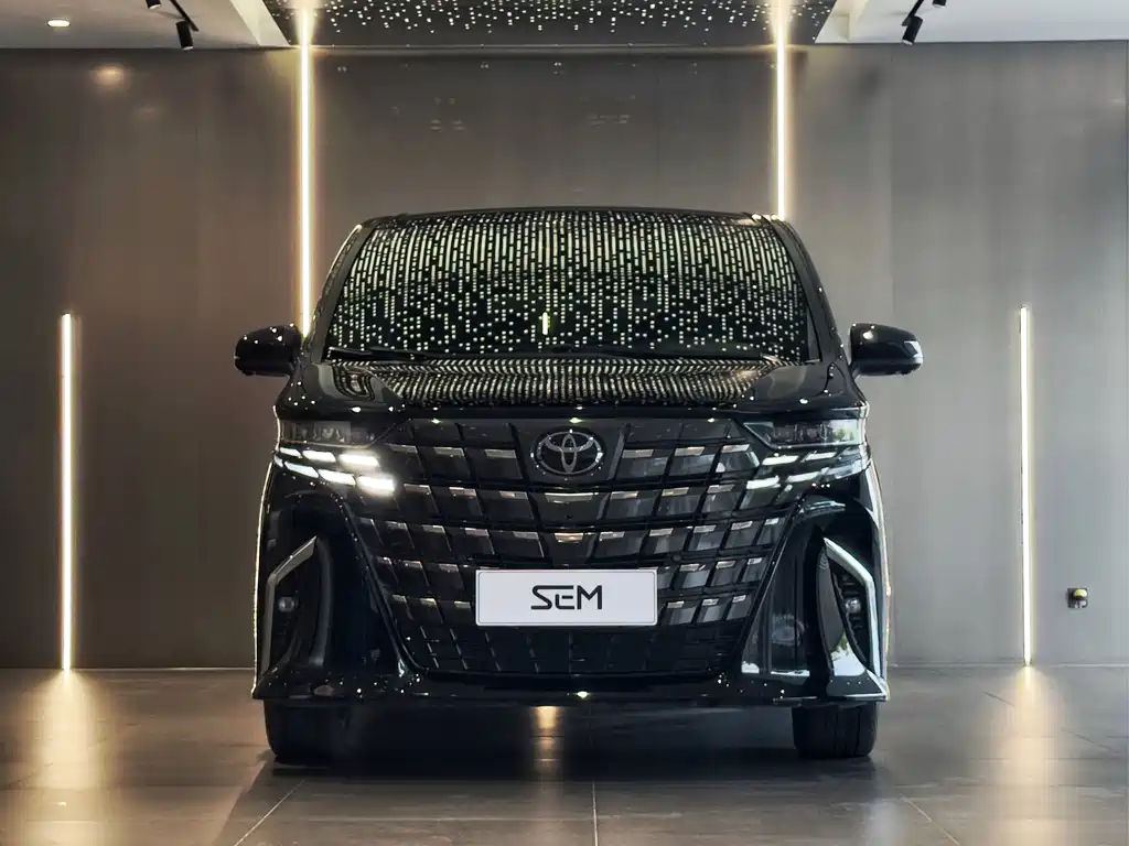 Toyota Alphard — миниатюра 2