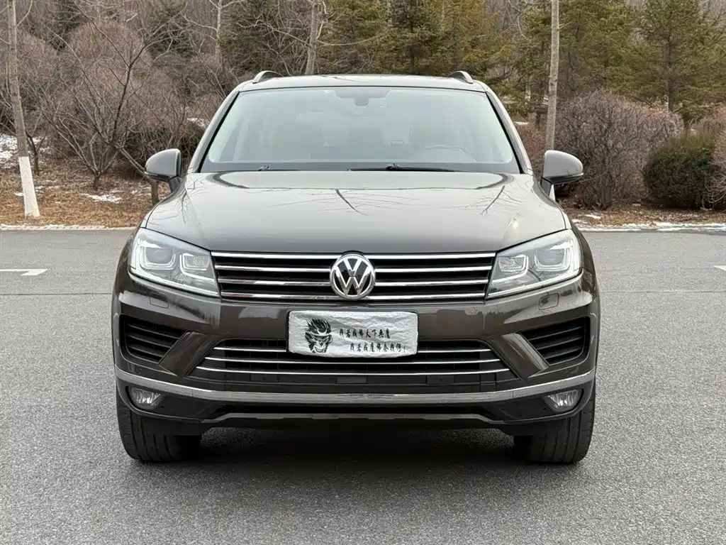 VOLKSWAGEN TOUAREG