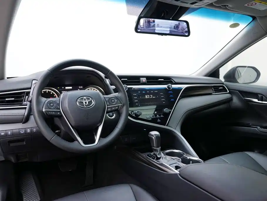 Toyota Camry — миниатюра 6
