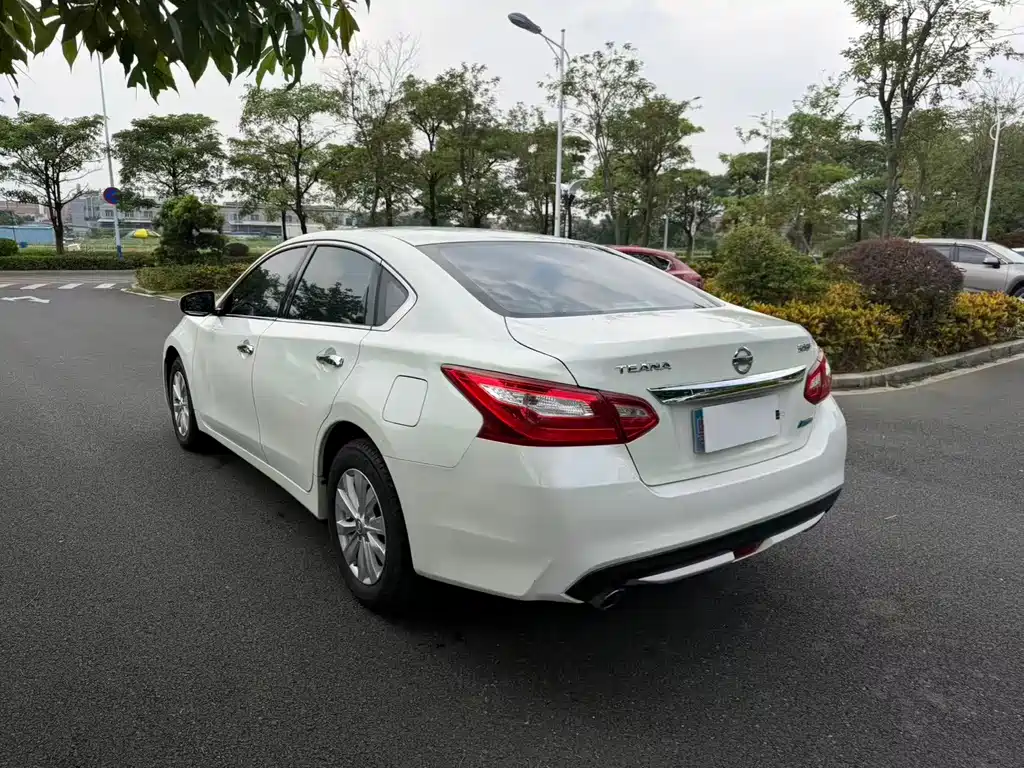 Nissan Teana — миниатюра 10